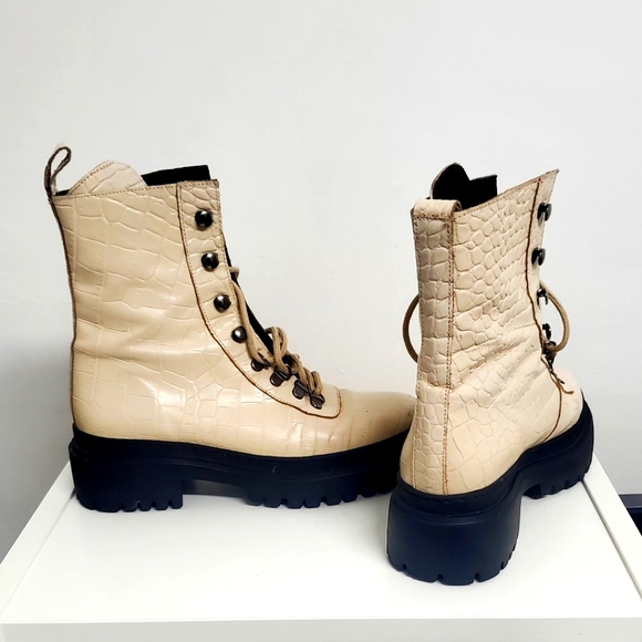 Size 7 l’intervalle cream booties worn twice! - Picture 1 of 4